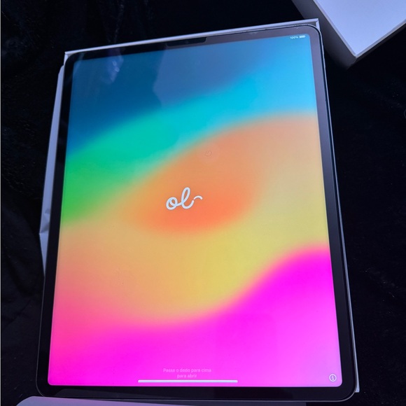 Like New 128 GB Apple iPad Pro 12.9” with Keyboard case - Picture 12 of 12